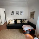 Ribeira Beach Apartment In Cascais