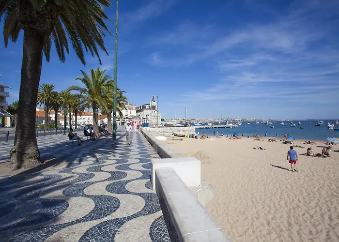 Ribeira Beach Apartment In Cascais